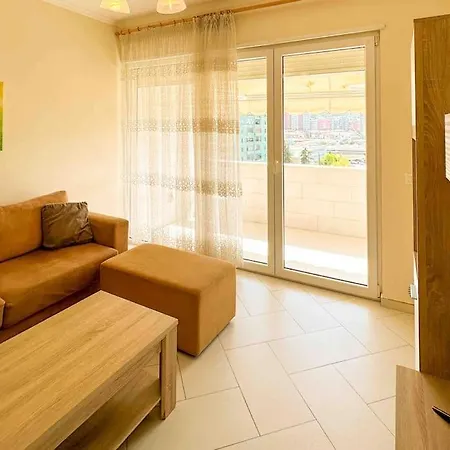 Apartment Urban Balcony 2 Bedroom *